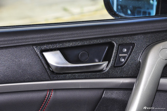 2016款哈弗H6升级版1.5T自动两驱尊贵型