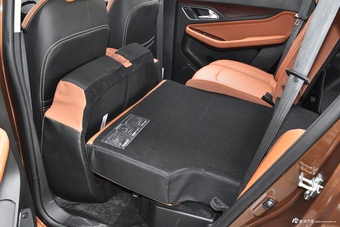 2017款宝骏560律动版1.5T手动乐享型