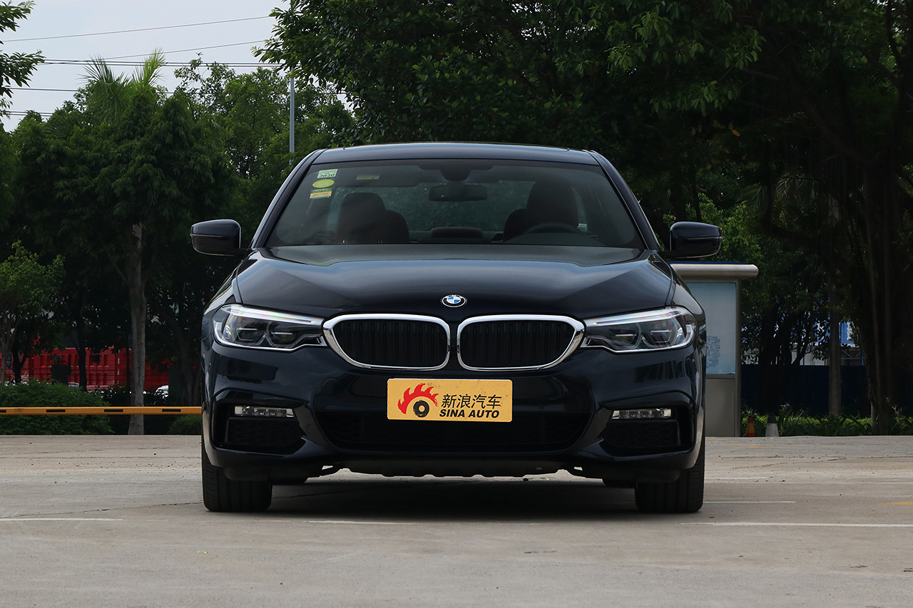 2018款宝马5系改款2.0T自动530Li尊享型M运动套装