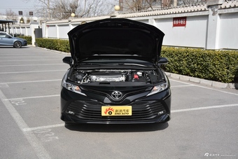 2018款凯美瑞2.0E自动精英版