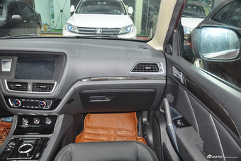 2016款众泰T600 2.0T自动尊贵型