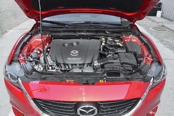 2018款阿特兹2.0L自动蓝天豪华版