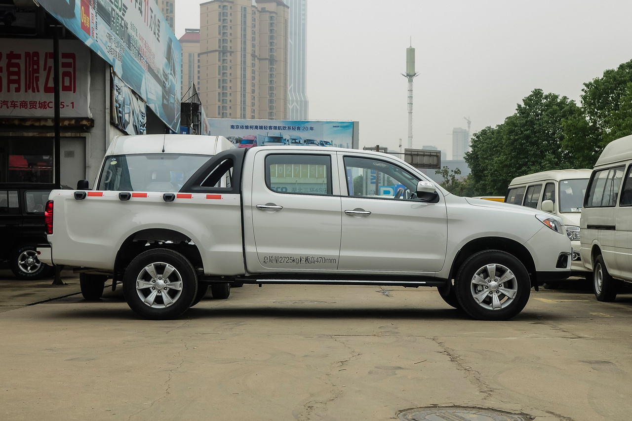 2015款帅铃T6 2.8T手动柴油新锐型长轴HFC4DA1-2C