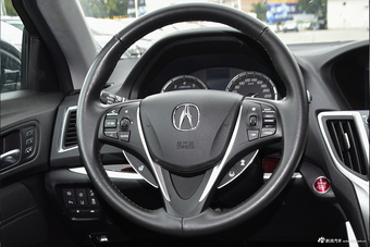 2015款讴歌TLX 2.4L自动豪华版
