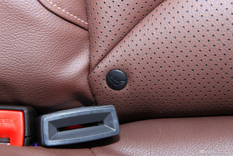 2017款宝骏560 1.5T DCT尊享型