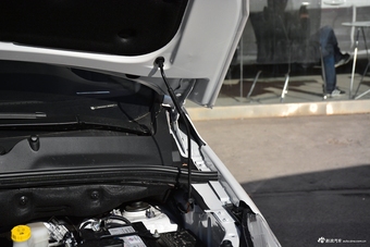 2019款宝骏730 1.5T自动DCT时尚型7座