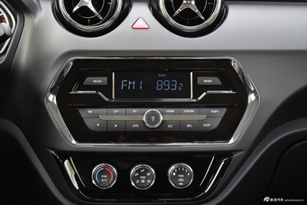 2018款东南DX3 1.5T自动豪华型