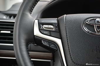 2018款普拉多3.5L自动VX后挂备胎