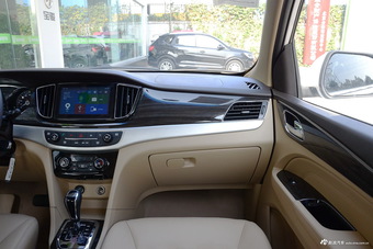 2016款宝骏730 1.8L AMT智能手动7座豪华型 7座