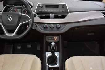 2017款宝骏310W 1.5L手动舒适型