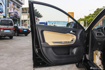 2015款经典福美来1.6L手动精英版