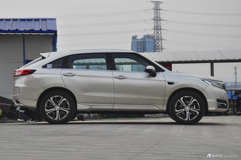 2017款本田UR-V 2.0L 370TURBO自动四驱尊耀版