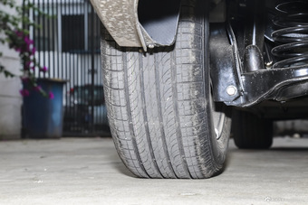 2017款海马福美来1.6L手动豪华型