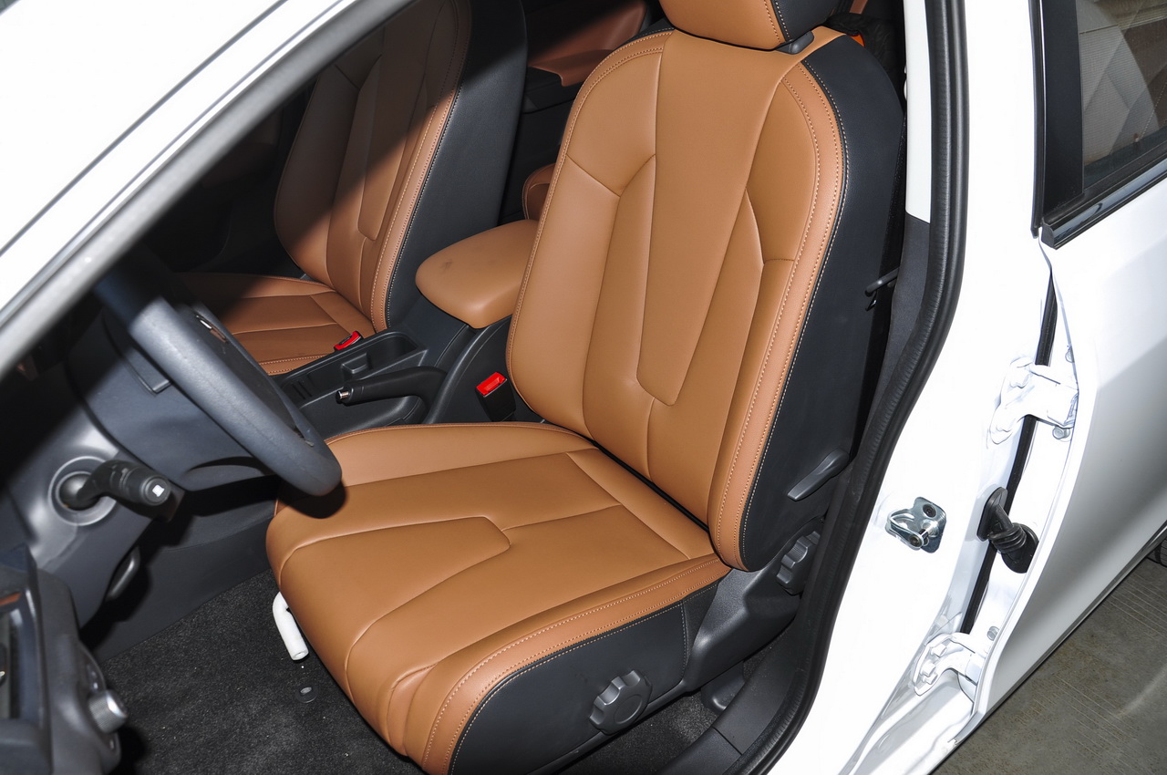 2016款名爵锐行1.5L自动超值豪华版