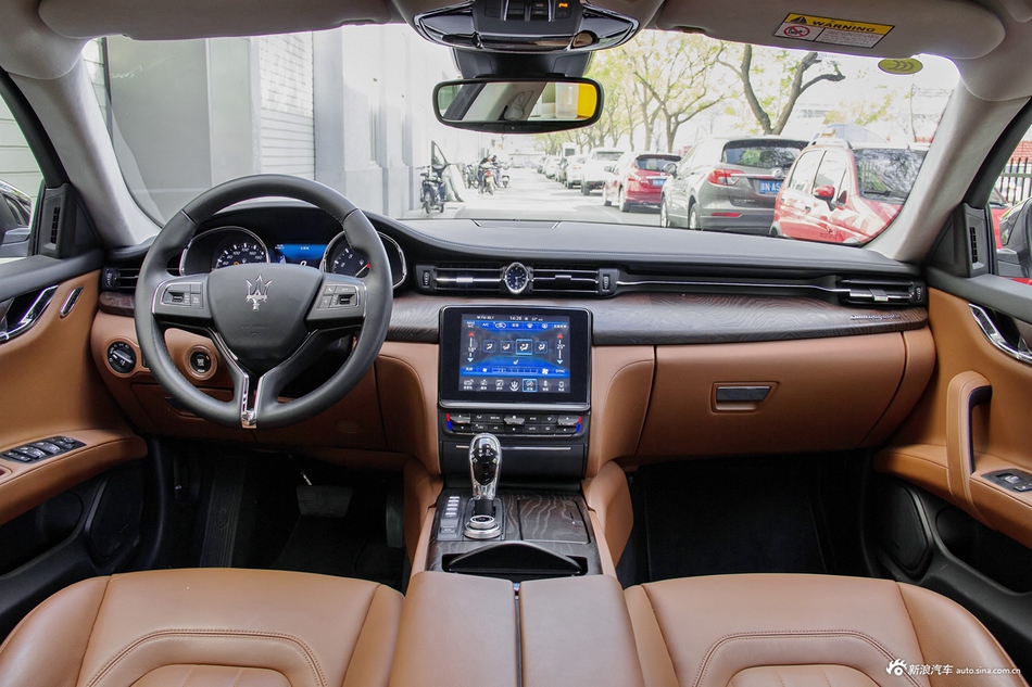 2017款总裁3.0T自动标准型 炭黑