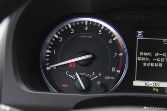 2018款汉兰达2.0T自动两驱豪华版7座