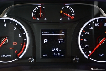 2017款陆风X2 1.6L自动铂锐版