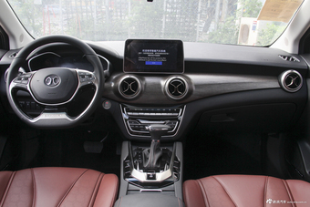 2018款北汽绅宝D50 1.5L CVT尊贵智联版