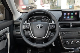 2017款奔腾X80 2.0L自动精英型