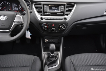 2016款悦纳1.4L手动青春版GS