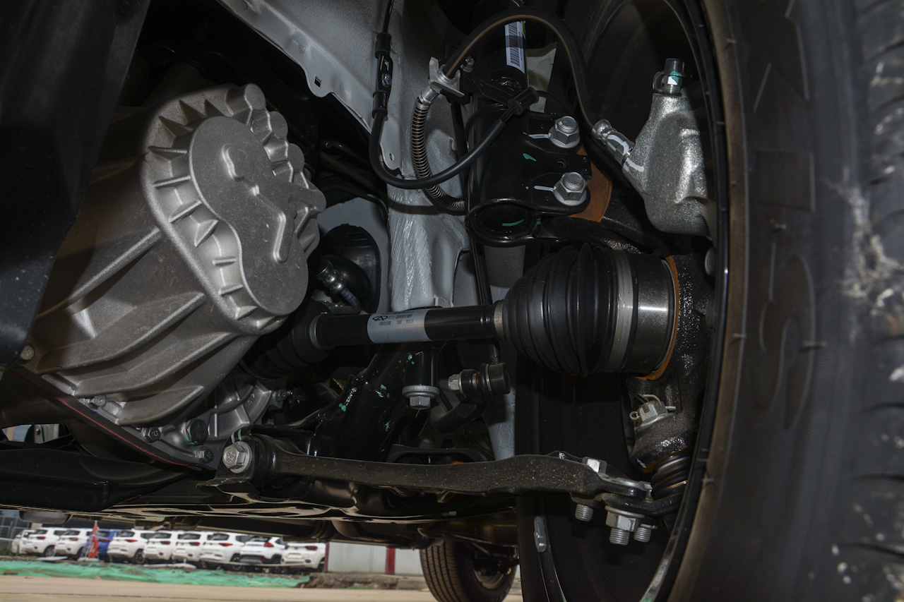 2018款瑞虎3 1.6L手动百万全球版