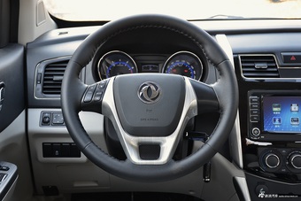 2016款风行S500 1.5L手动尊享型