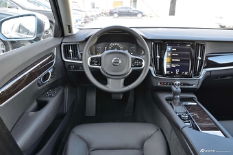 2018款沃尔沃S90 2.0T自动T5智远版