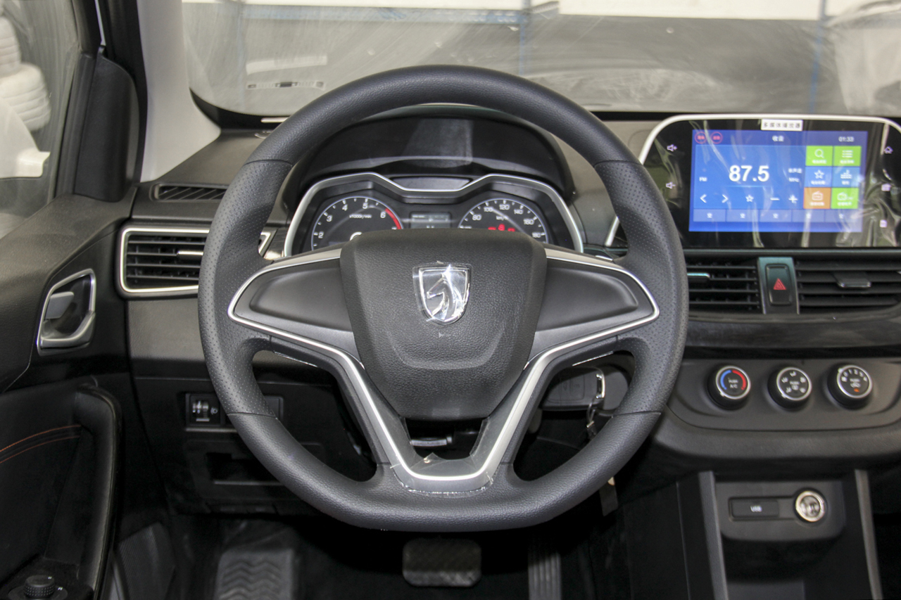 2017款宝骏310 1.5L自动舒适型