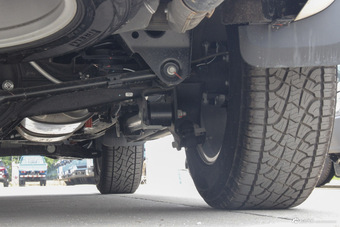 2016款撼路者2.0T自动两驱豪华版汽油 珠光白