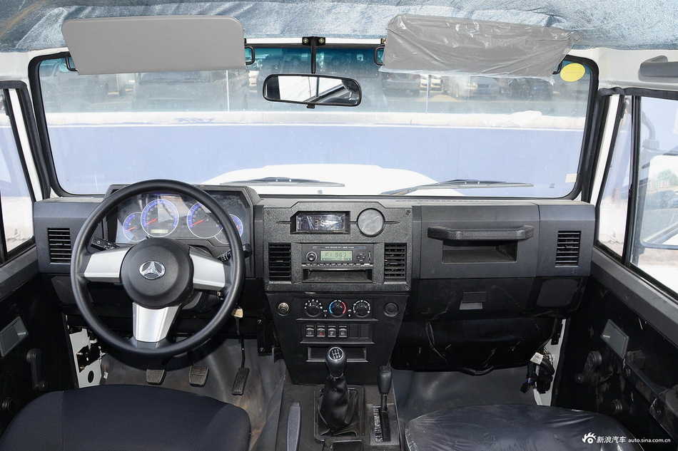 2016款战旗2.0L手动加长豪华型 三门版 国V