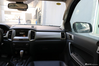 2017款撼路者2.0T自动四驱豪华版汽油7座