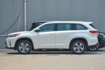 2018款汉兰达2.0T自动四驱至尊版7座