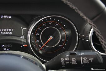 2018款牧马人2.0T自动四门撒哈拉版