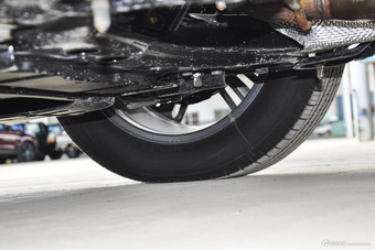 2015款猎豹CS10 2.0T手动新锐版  雅典白