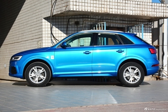 2018款奥迪Q3 30周年年型 30 TFSI时尚型