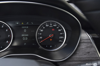 2017款宝骏730 1.5T自动风尚型7座