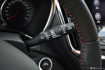 2018款探界者RS 2.0T自动四驱拓界版Redline 550T