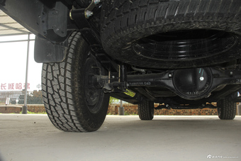 2017款黄海N3 2.5T手动两驱运动版JE4D25C