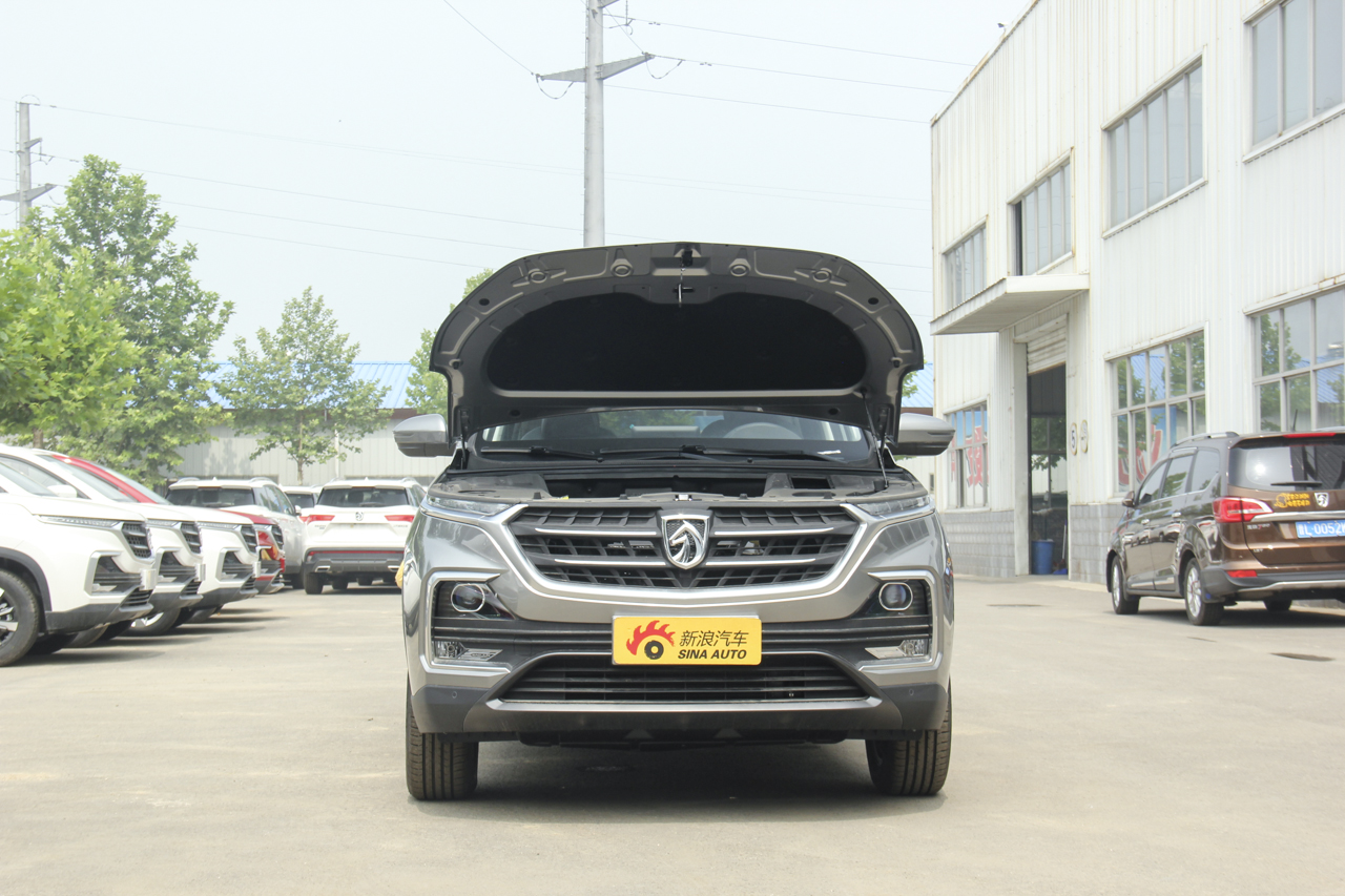 2018款宝骏530 1.5T手动尊贵型国V图片