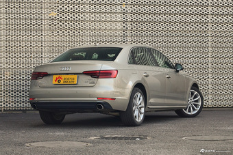 2018款奥迪A4L 2.0T自动30周年年型45 TFSI quattro个性运动版