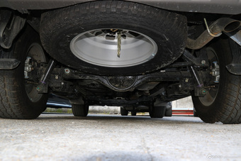 2017款驭胜S350 2.0T自动两驱柴油豪华天窗版5座