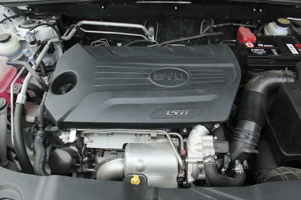 2018款比亚迪宋1.5TID手动智联尊享型