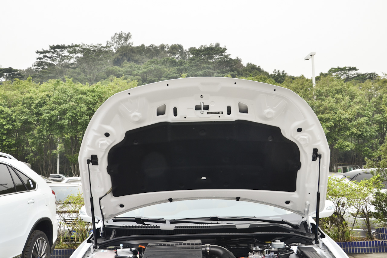 2017款比亚迪秦100 1.5T