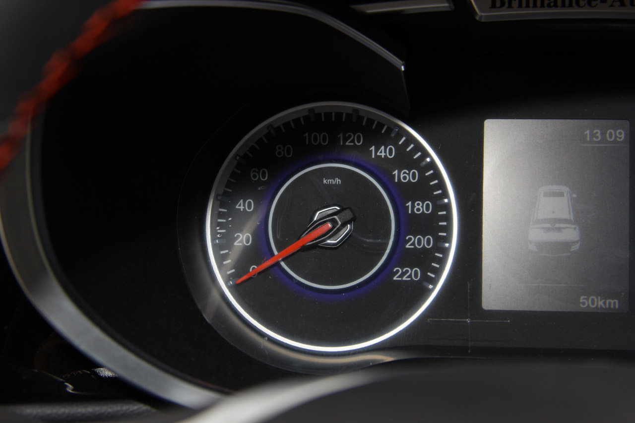 2016款中华V3 1.5L手动智能型