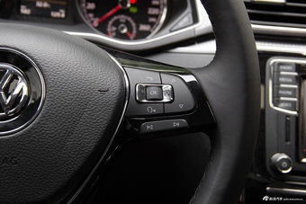 2017款帕萨特1.8T自动领尊版330TSI DSG