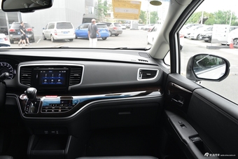 2018款奥德赛2.4L自动至尊版