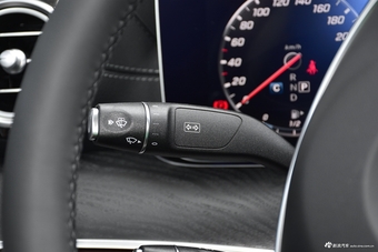 2018款奔驰E级改款2.0T自动 200L 运动型