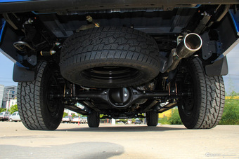 2017款黄海N3 2.5T手动两驱运动版XD25T5