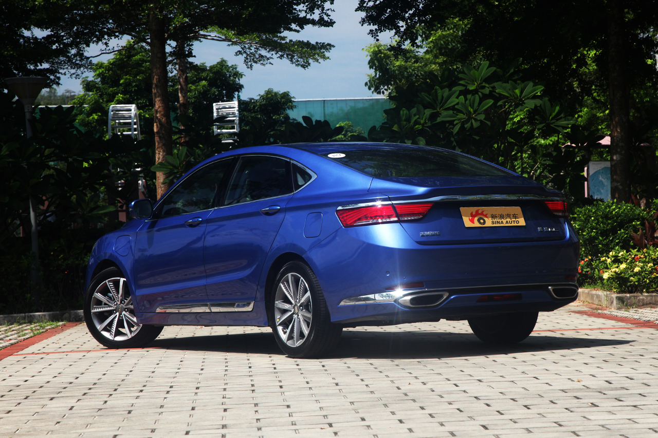 2018款吉利博瑞GE新能源PHEV 耀享版