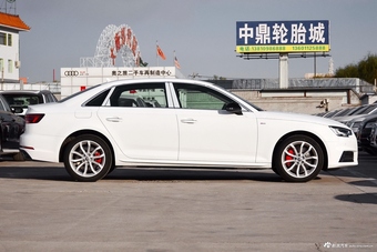 2018款奥迪A4L 2.0T自动30周年年型45 TFSI quattro个性运动版